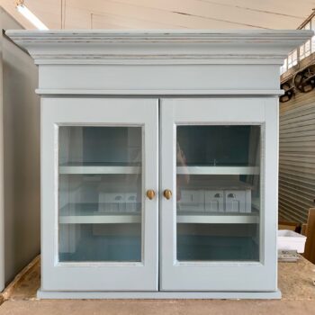 Wall Unit with 2 glass doors