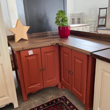 Deluxe Corner Unit with doors