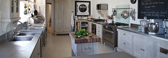 Moulded stainless steel sink